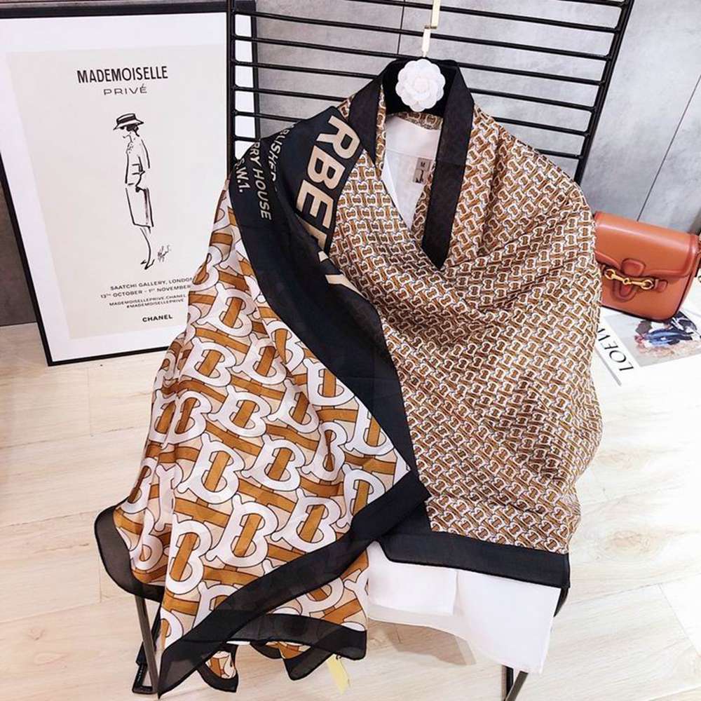 Bv*b*rry Scarf